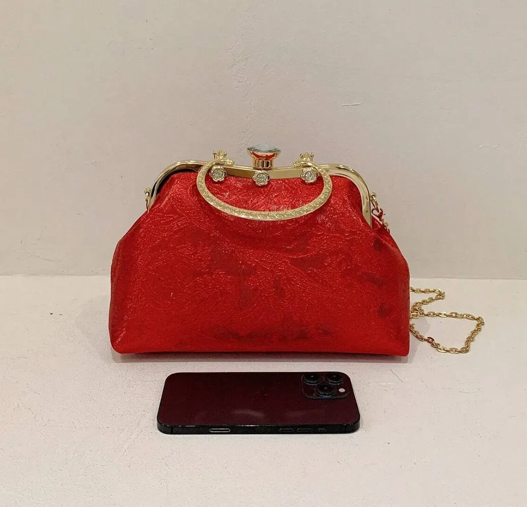 Scarlet Vintage Style Purse